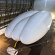 Versión preliminar de la Airlander (más pequeña) en un hangar.